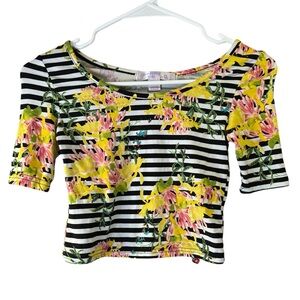 🦩5/$30🦩 Girls Flower Crop Top